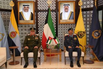 الحنيطي يلتقي رئيس الأركان العامة للجيش الكويتي