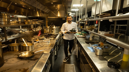 صورة حول : طاهٍ بالذكاء الاصطناعي في دبي طاهٍ بالذكاء الاصطناعي في دبي