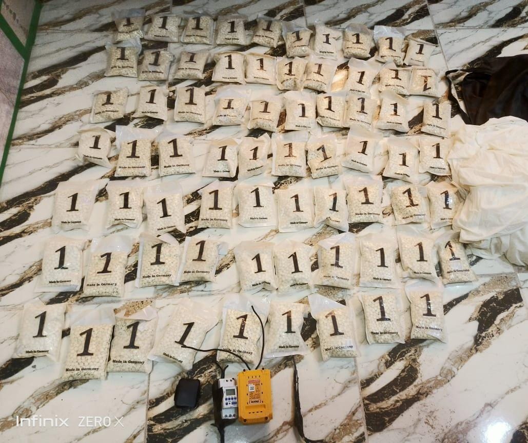 المنطقة العسكرية الشرقية تحبط محاولة تهريب كمية من المواد المخدرة بواسطة بالونات