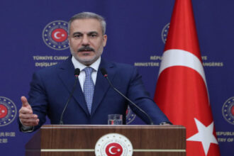 فيدان: إسرائيل تنتهك وقف إطلاق النار في غزة..