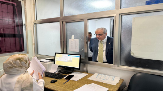 صورة حول : وزير الصحة يتفقد مستشفى النديم ومركز مأدبا الشامل وزير الصحة يتفقد مستشفى النديم ومركز مأدبا الشامل