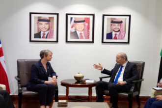 عاجل| الصفدي وكوبر يبحثان تعزيز التعاون الثنائي واستقرار غزة والضفة الغربية