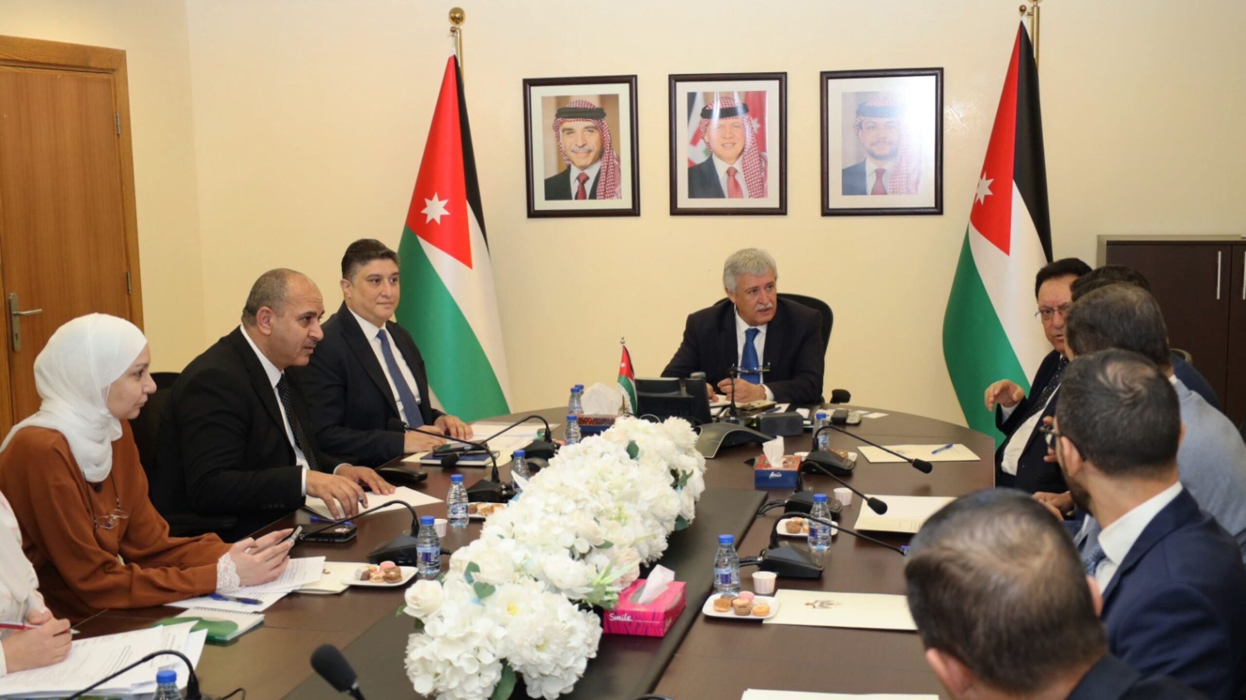 وزير النقل يبحث تعزيز التعاون مع الاتحاد الدولي للنقل لتطوير النقل البري بالأردن