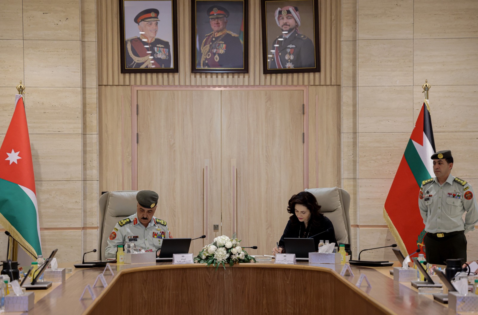 صورة حول : مذكرة تفاهم بين القوات المسلحة ومؤسسة الأميرة تغريد للتنمية والتدريب مذكرة تفاهم بين القوات المسلحة ومؤسسة الأميرة تغريد للتنمية والتدريب