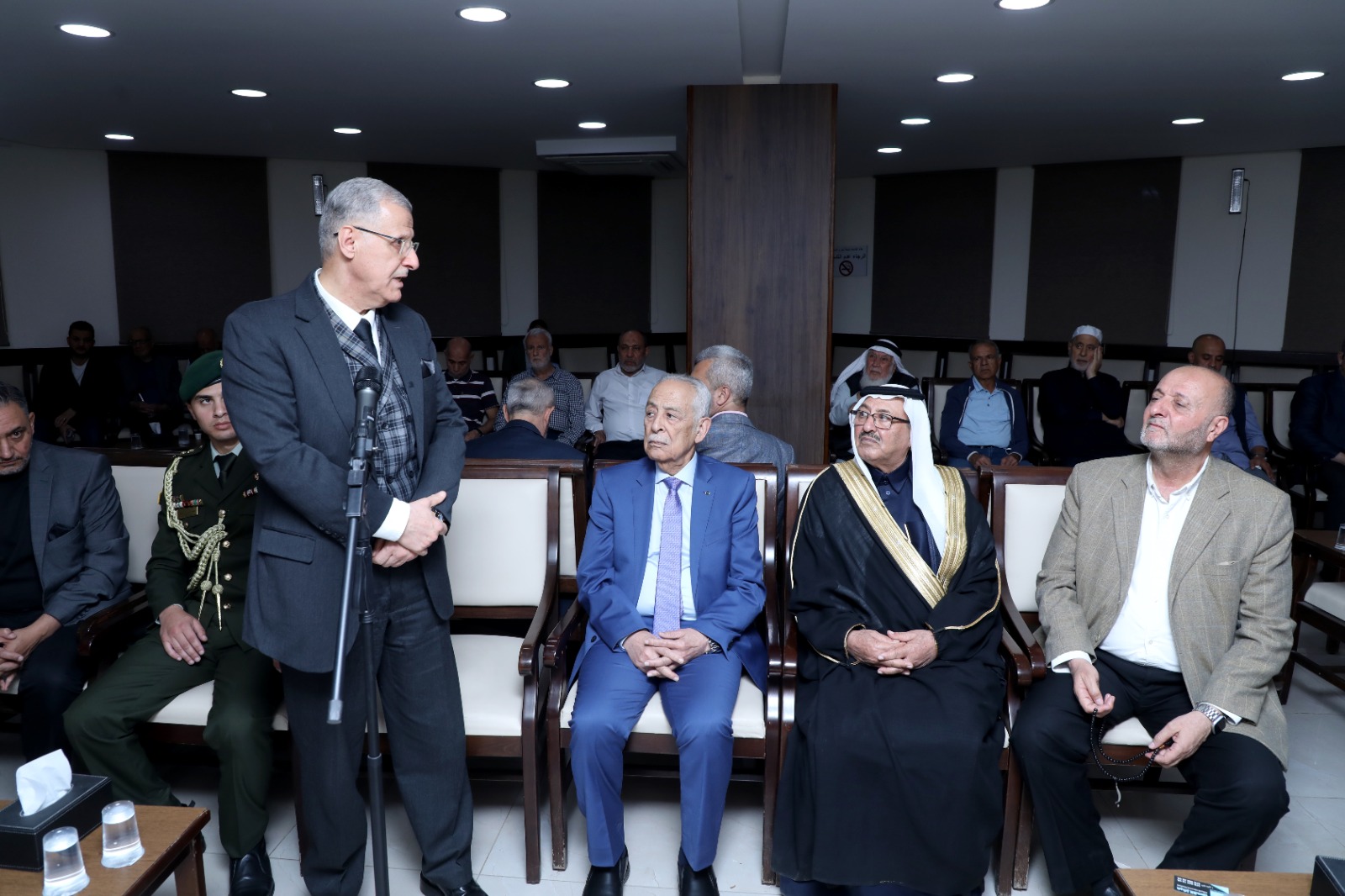 *مندوباً عن الملك وولي العهد... العيسوي يعزي بوفاة العلامة زغلول النجار*