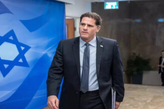 استقالة وزير الشؤون الاستراتيجية الإسرائيلي رون ديرمر