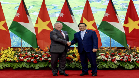 صورة حول : عاجل | الملك ورئيس الوزراء الفيتنامي يبحثان سبل الارتقاء بالتعاون الثنائي عاجل | الملك ورئيس الوزراء الفيتنامي يبحثان سبل الارتقاء بالتعاون الثنائي