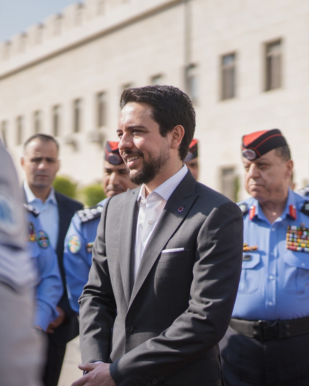 ولي العهد: فخورون بنشامى الأمن العام وجهودهم في حماية الوطن وتطوير العمل الأمني