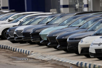 الصين تمنع تصدير السيارات دون تراخيص وضمانات صارمة بدءاً من 2026..