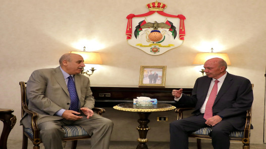 صورة حول : الأعيان والنواب يرفعان وتيرة التعاون لدعم التحديث الشامل الأعيان والنواب يرفعان وتيرة التعاون لدعم التحديث الشامل