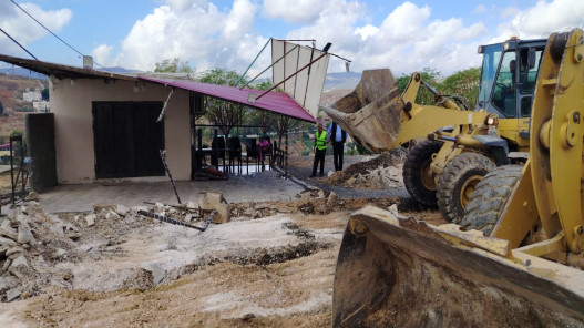 صورة حول : حملة لإزالة البسطات والأكشاك المخالفة في شوارع جرش حملة لإزالة البسطات والأكشاك المخالفة في شوارع جرش