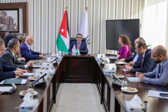 وزير الشباب يترأس اجتماعاً لإعداد الإطار العام لخصخصة أندية كرة القدم