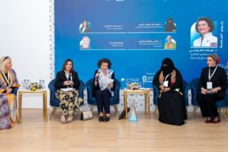 رئيسة لجنة الحوار الشبابي في الأعيان تشارك في ملتقى الباحثات العربيات بسلطنة عمان