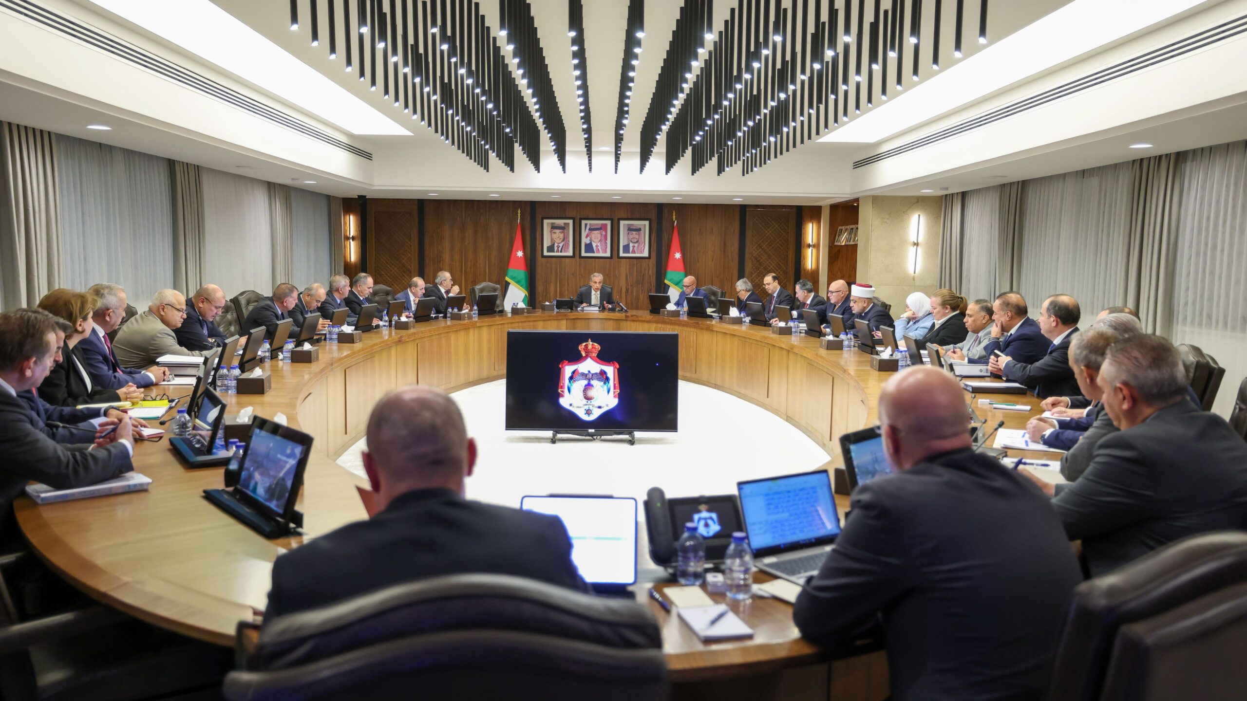 مجلس الوزراء يقر مجموعة قرارات