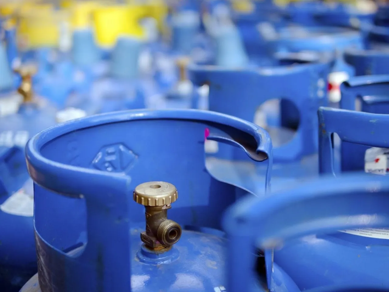 صورة حول : تطبيق حكومي لإيصال أسطوانات الغاز للمنازل تطبيق حكومي لإيصال أسطوانات الغاز للمنازل