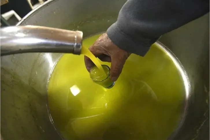 صورة حول : هام للأردنيين بشأن شراء زيت الزيتون هام للأردنيين بشأن شراء زيت الزيتون