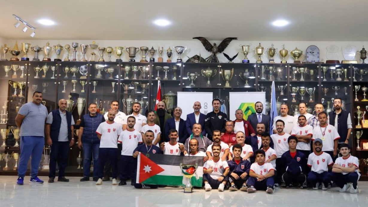 صورة حول : الفيصلي يكرم المنتخب الوطني لقصار القامة الفيصلي يكرم المنتخب الوطني لقصار القامة