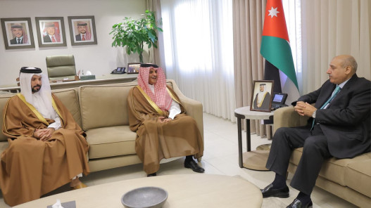 صورة حول : القاضي يستقبل السفير القطري القاضي يستقبل السفير القطري