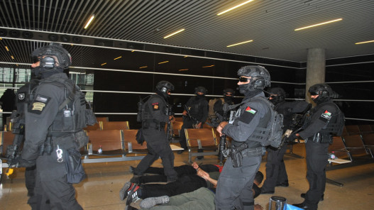 أمن وحماية المطارات تنفذ تمرينا أمنيا "درع المطار"