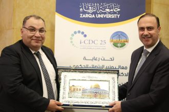 المومني يلتقي الباحثين المشاركين في المؤتمر الدولي في الاتصال الرقمي