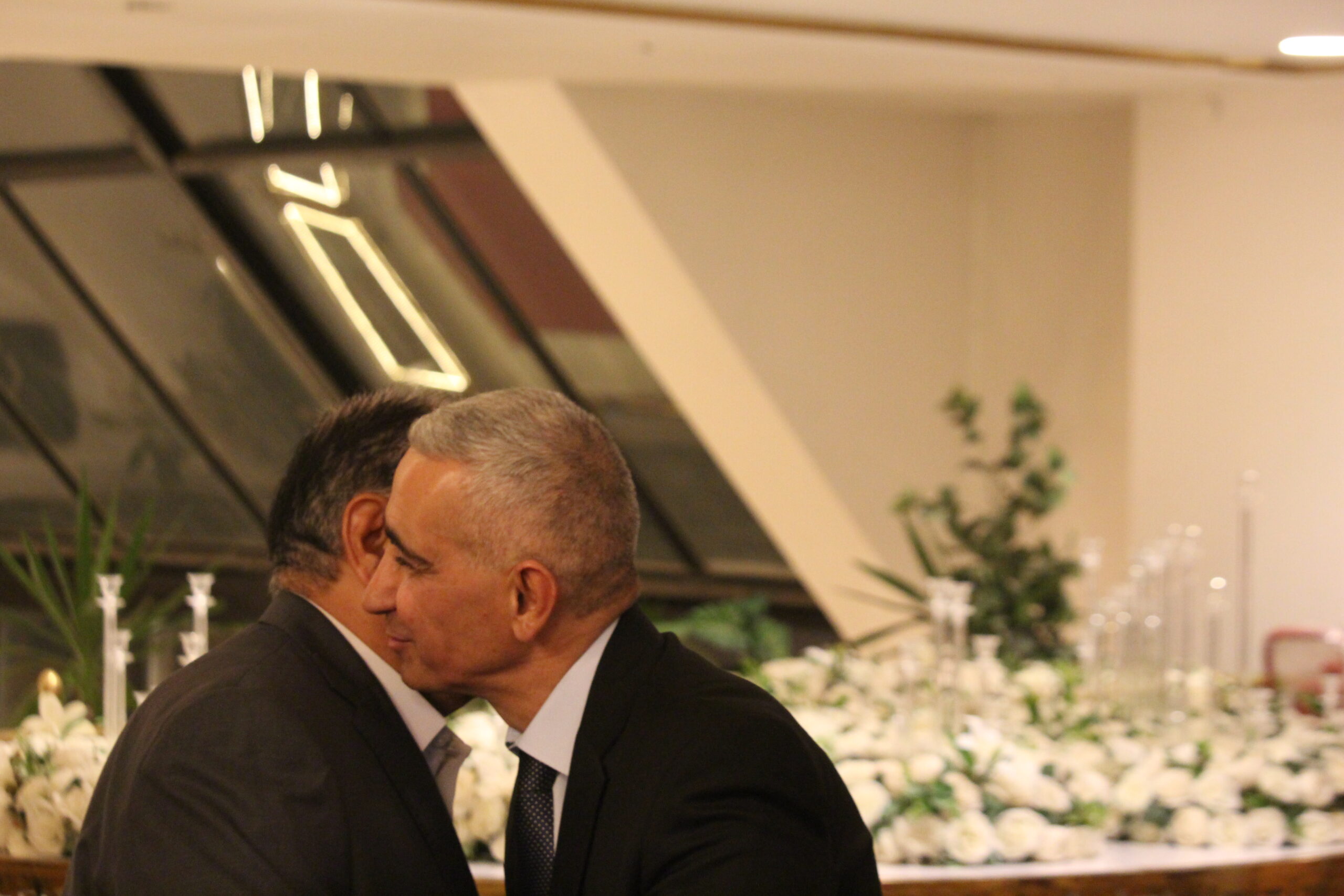 الكابتن الطيار دريد اللواما يولم بمناسبة زفاف نجله