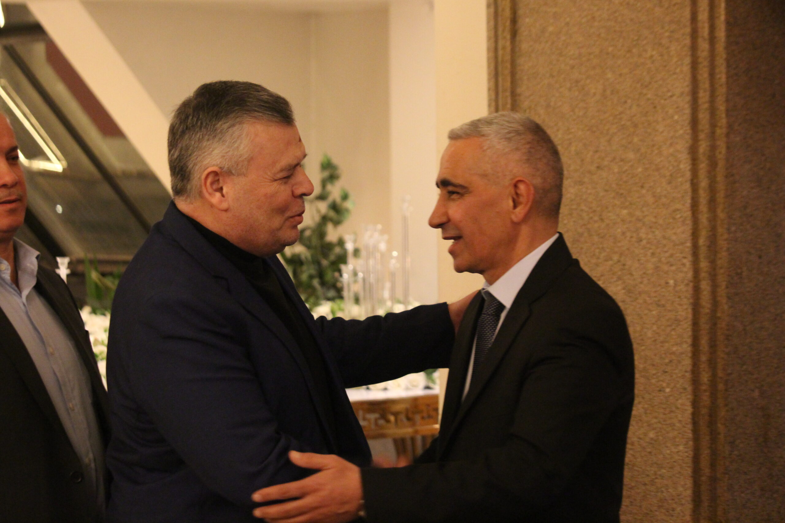 الكابتن الطيار دريد اللواما يولم بمناسبة زفاف نجله