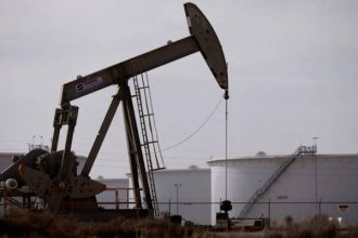 النفط يسجل خسارتين خلال أسبوع