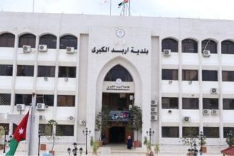 إربد الكبرى تواصل أعمال تعبيد الطرق