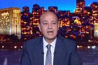 عمرو أديب متسائلا: ليه العالم بيوقف ورا أحمد الشرع؟