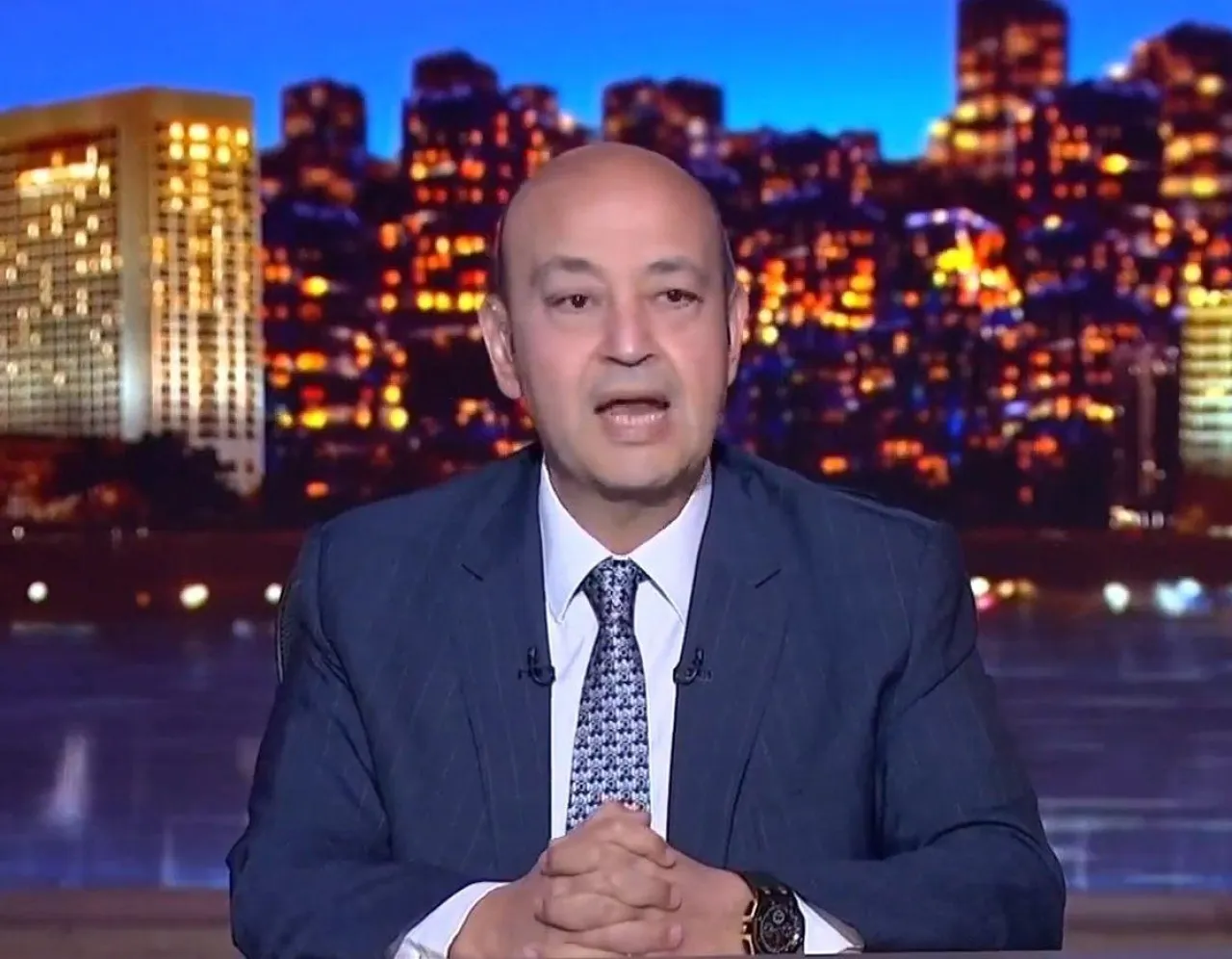 صورة حول : عمرو أديب متسائلا: ليه العالم بيوقف ورا أحمد الشرع؟ عمرو أديب متسائلا: ليه العالم بيوقف ورا أحمد الشرع؟