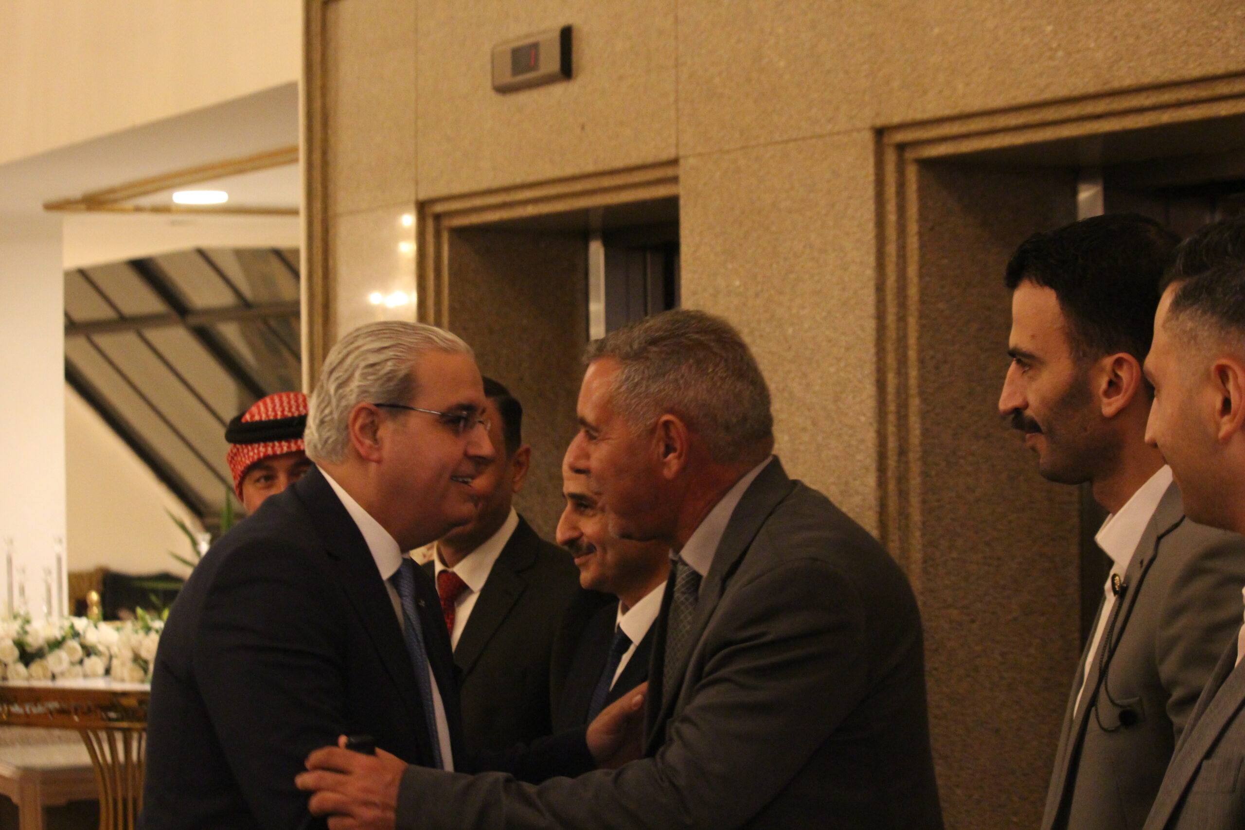 الكابتن الطيار دريد اللواما يولم بمناسبة زفاف نجله