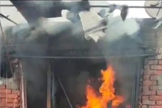 شاحن هاتف يمحو أسرة كاملة في مصر