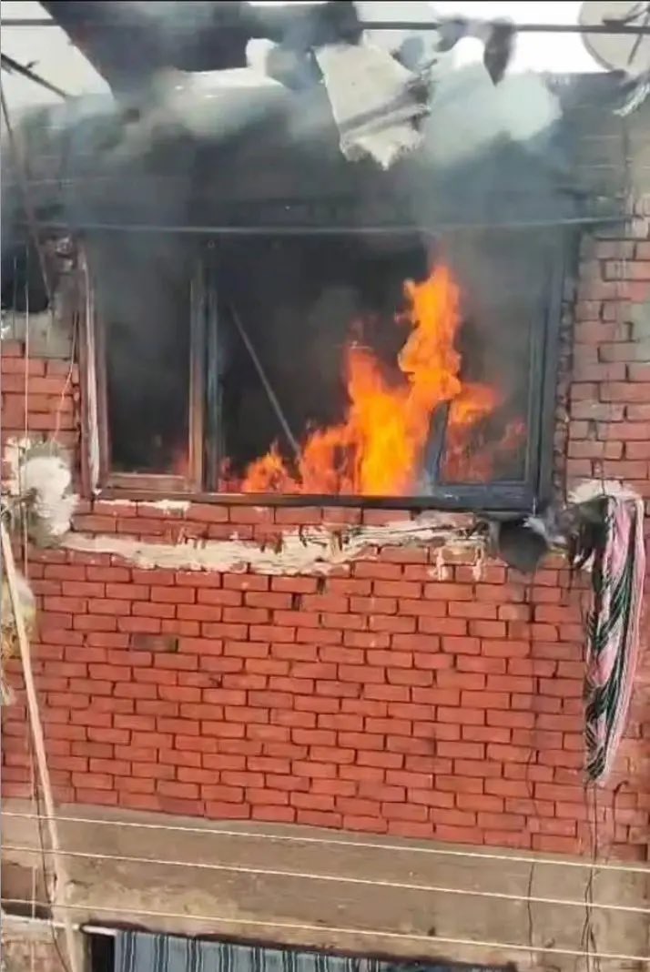 شاحن هاتف يمحو أسرة كاملة في مصر