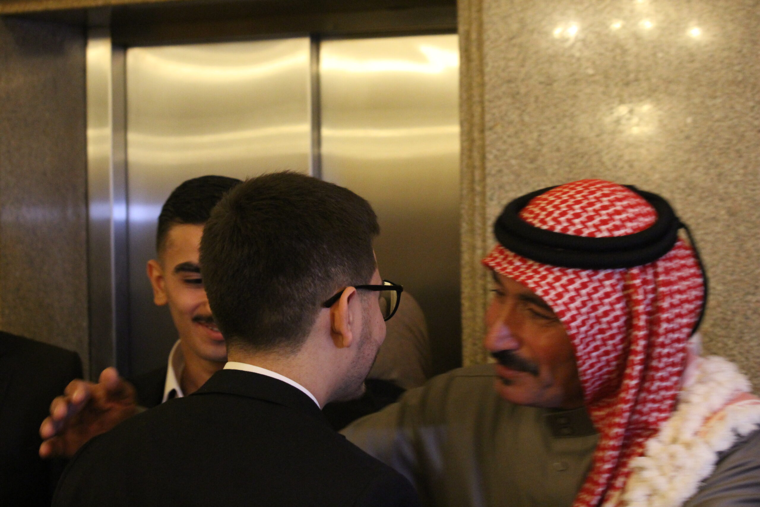 الكابتن الطيار دريد اللواما يولم بمناسبة زفاف نجله