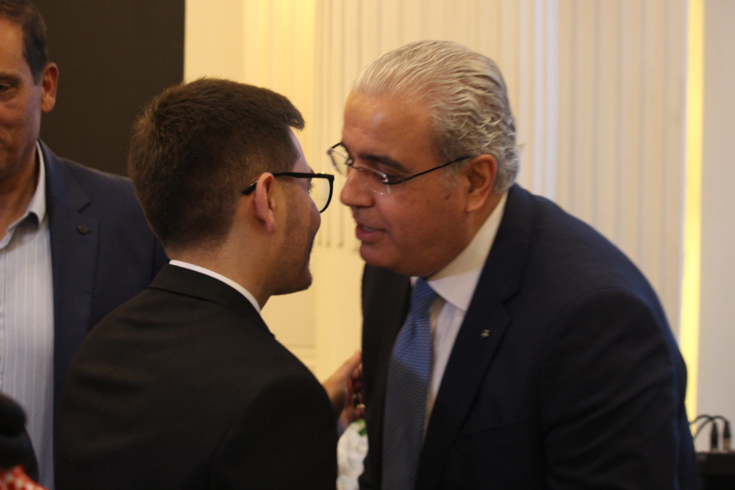 الكابتن الطيار دريد اللواما يولم بمناسبة زفاف نجله