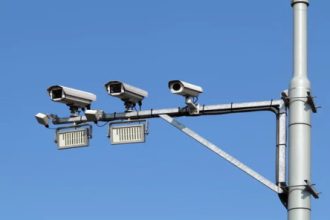 خبيران: ضرورة وجود آليات للاعتراض على مخالفات الكاميرات الذكية