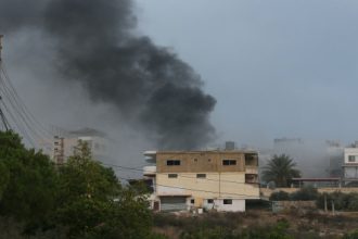 الصحة اللبنانية: شهيد في غارة إسرائيلية على مركبة