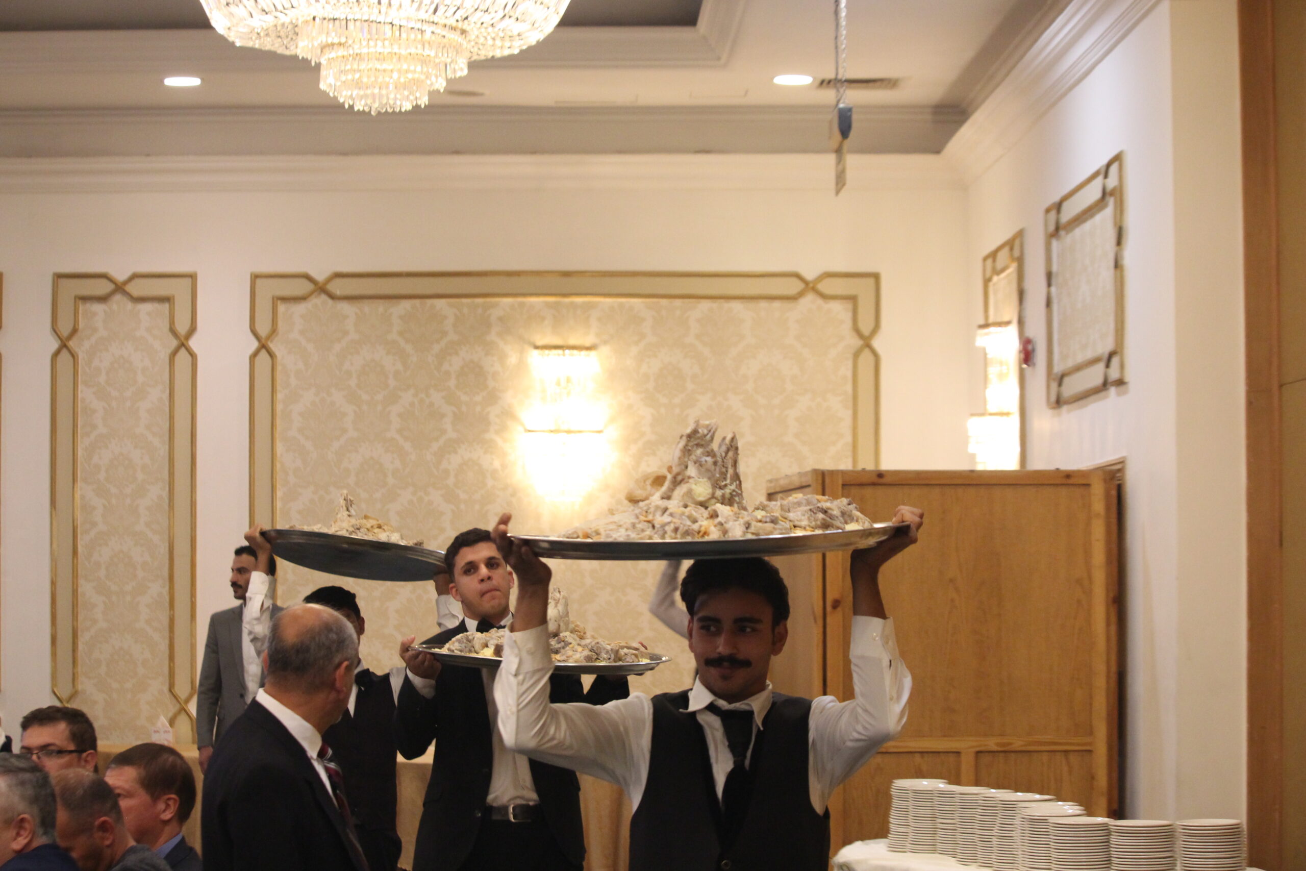 الكابتن الطيار دريد اللواما يولم بمناسبة زفاف نجله