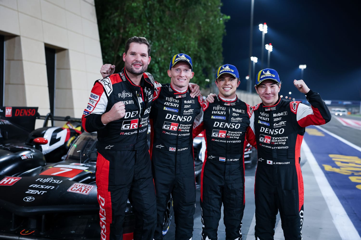 صورة حول : فريق تويوتا جازو للسباقات يفوز بالمركزين الأول والثاني في سباق البحرين 8 ساعات فريق تويوتا جازو للسباقات يفوز بالمركزين الأول والثاني في سباق البحرين 8 ساعات