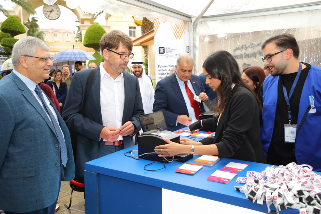 بالصور .. حفل افتتاح وفعاليات اليوم الأول لقمة " التايمز 2025" في عمان الاهلية