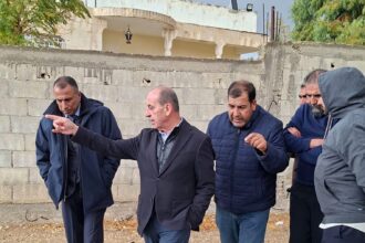 وزير الإدارة المحلية يتابع جاهزية بلديتي جرينة والفحيص خلال الحالة الجوية