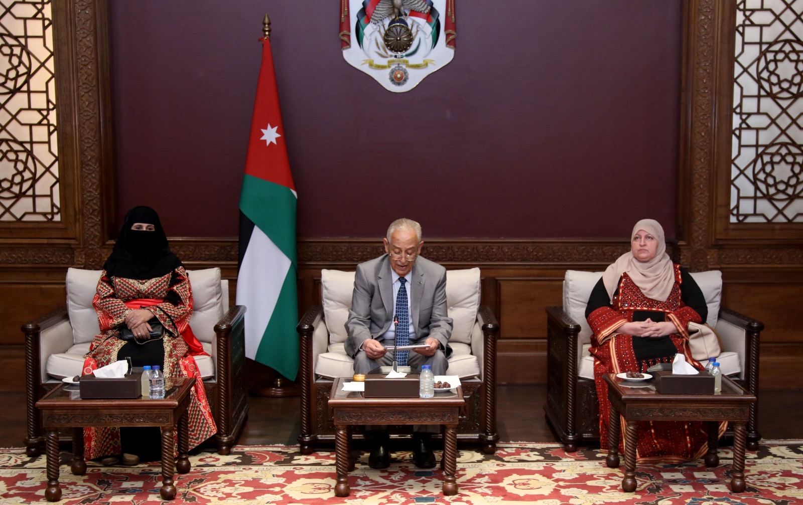 *رئيس الديوان الملكي الهاشمي يلتقي وفدا من جمعية أغصان العطاء الخيرية*