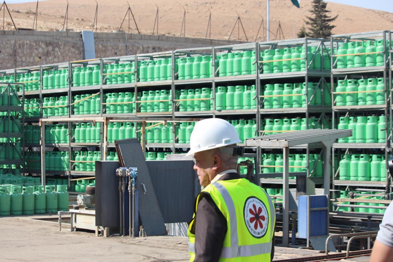 بالفيديو والصور..مصفاة البترول الأردنية تنظّم جولة إعلامية على محطة تعبئة غاز عمان- أبو علندا للاطلاع على عمليات التعبئة والتطوير