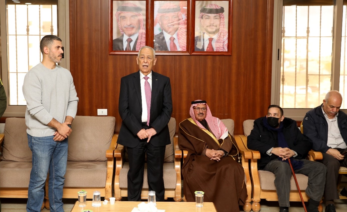 *مندوبا عن الملك وولي العهد. العيسوي يعزي الجلامدة والمعايطة*