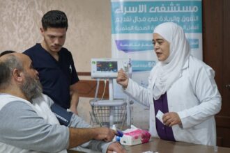 بالصور.. حزب الميثاق ينفذ يوماً طبيا مجاني بنادي يرموك البقعة