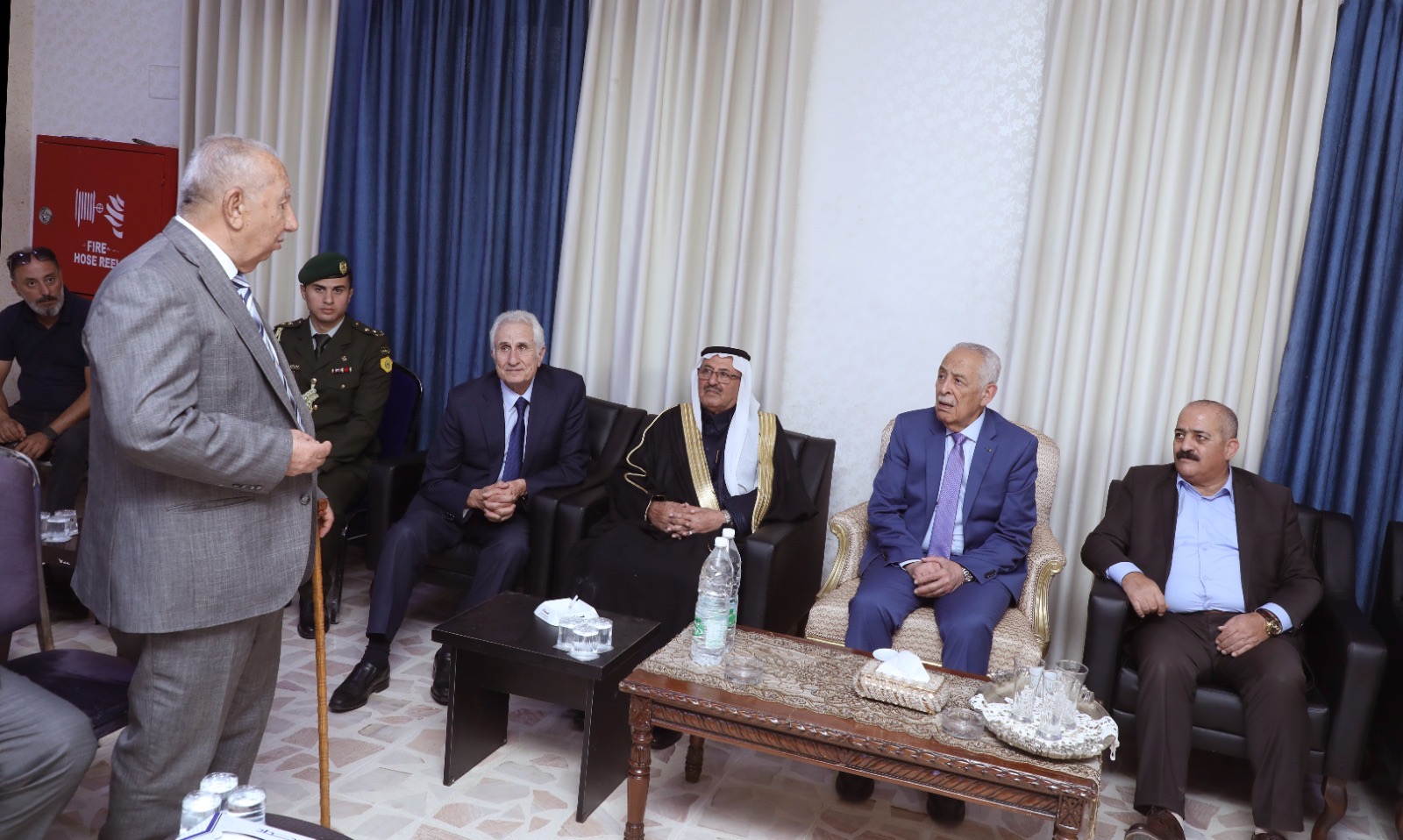 *مندوبا عن الملك وولي العهد. العيسوي يعزي عشائر الظهراوي وحداد والخراشقة والمحمد وأبو جبارة*