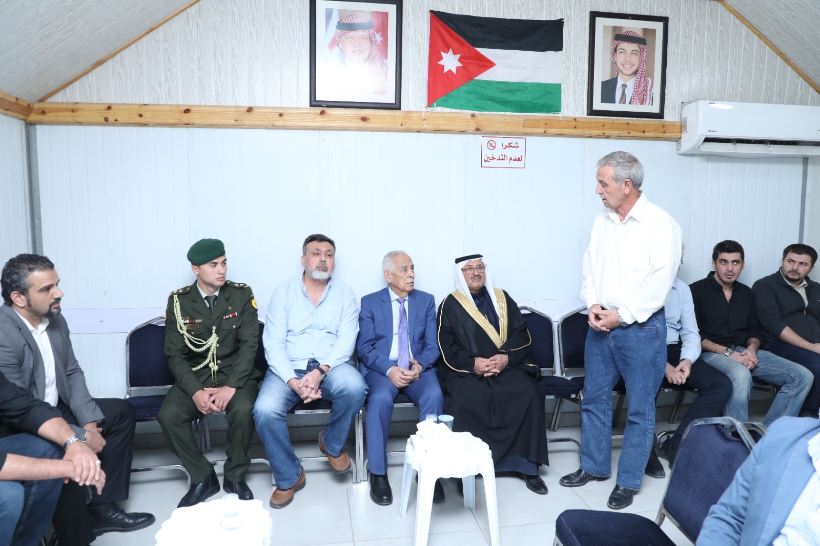 *مندوبا عن الملك وولي العهد. العيسوي يعزي عشائر الظهراوي وحداد والخراشقة والمحمد وأبو جبارة*