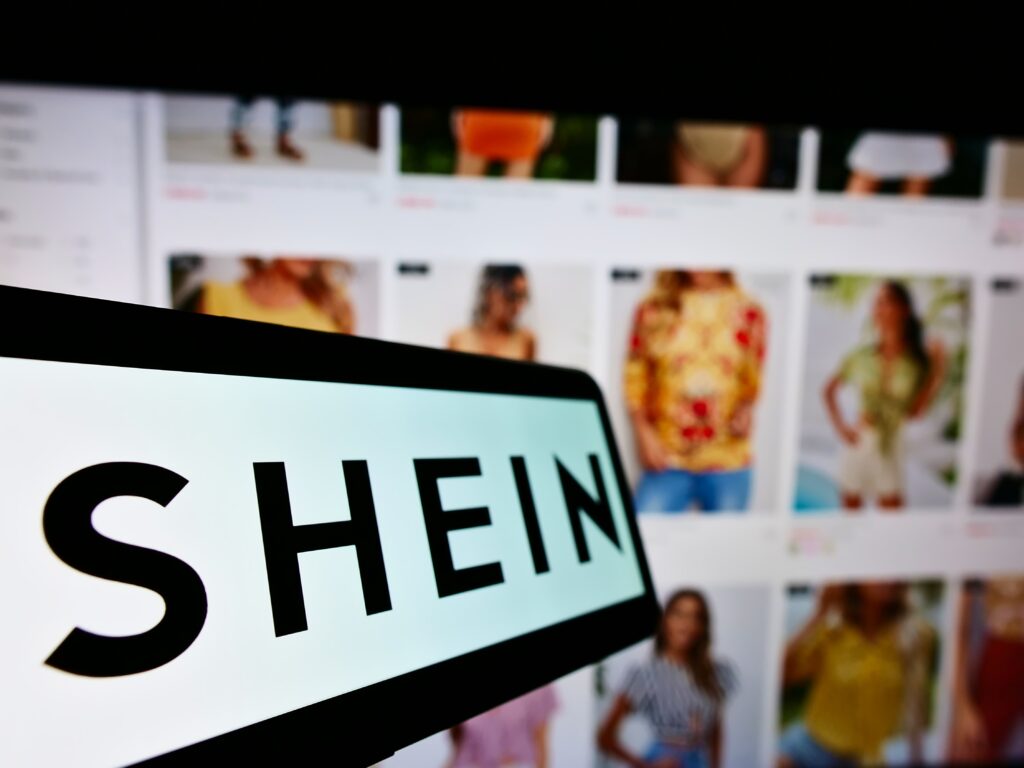 هيئة فرنسية تتهم "Shein" ببيع دمى جنسية بملامح طفولية