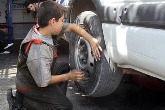 العمل تطلق حملة "طفل يتعلم… أردن يتقدم" لمكافحة عمالة الأطفال