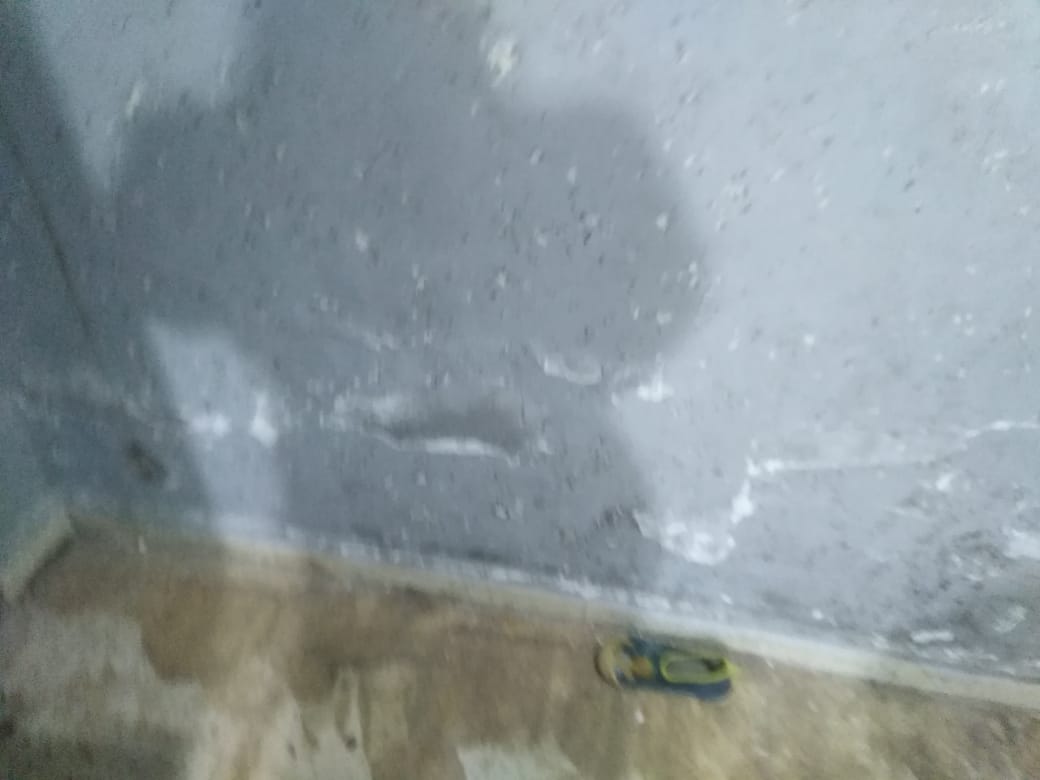 عاجل | فئران ورائحة مجاري وتردي مساكن أئمة المساجد… والصمتٌ يعم خوفاً من العقاب في جرش ..صور